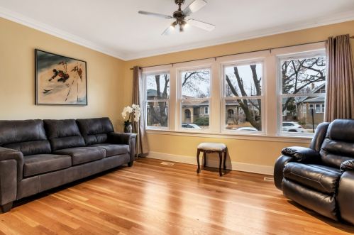 2311 Lunt Ave, Chicago IL  60645-4712 exterior