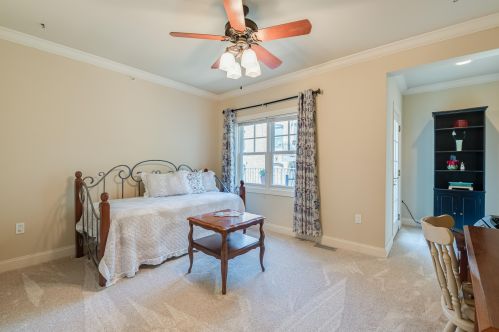 822 Hamilton St, Milwaukee WI 53202-1607 exterior