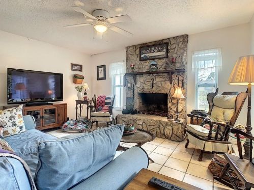 3412 Cimarron Dr, Orlando, FL 32829-8523