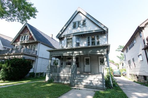 2167 48th St, Milwaukee, WI 53208-1102