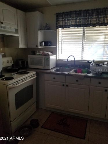 1705 Charleston Ave, Phoenix AZ 85023-1218 exterior