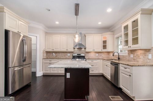 1400 Knob Hill Ct, Atlanta GA 30329-3205 exterior