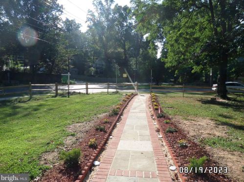 9501 Hale St, Silver Spring MD  20910-1312 exterior