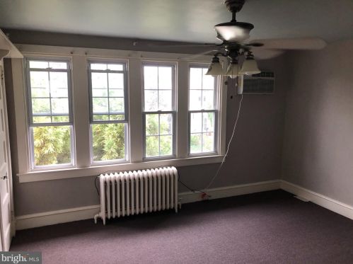 23 Merwit Ct, Camden NJ 08109-2627 exterior