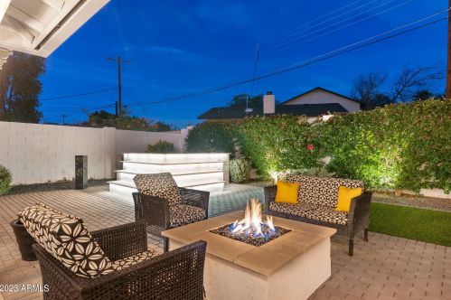 5201 34th St, Phoenix AZ  85018-1440 exterior