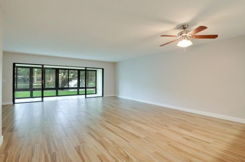 11216 Aspen Glen Dr, Boynton Beach, FL 33437-1833