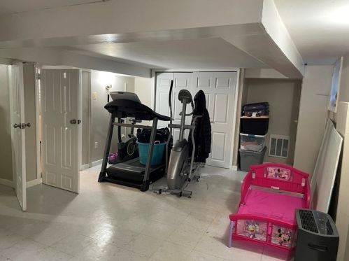 17 Garibaldi St, Springfield MA 01119-1033 exterior