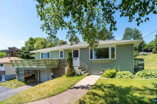 1445 Fern Ave, Duluth MN 55805-1133 exterior