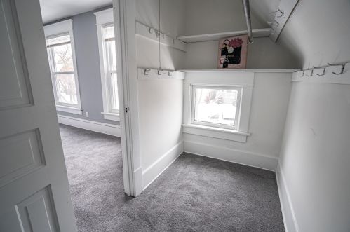 2524 Becher St, Milwaukee WI  53215-2521 exterior