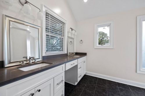 680 Holmes St, Atlanta GA  30318-7626 exterior