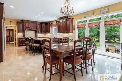 21 Southfield Rd, Edison NJ 08820-3141 exterior