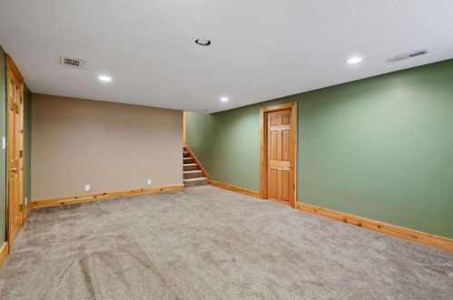 70 Farrell St, Saint Paul MN 55119-5203 exterior