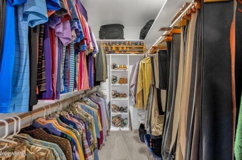 8051 14 Ave, Phoenix AZ 85023-2585 exterior