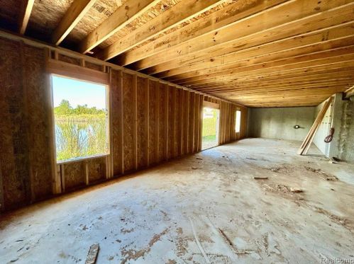 10478 Pne Vly Dr, Grand Blanc MI 48439-2677 exterior