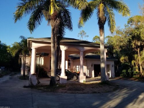 3761 31st Ave, Naples, FL 34117-8457