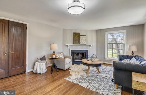 4206 Mt Vernon Memorial Hwy, Alexandria VA 22309-2809 exterior