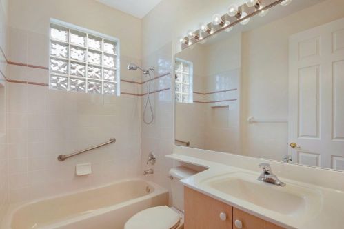 7303 Lahana Cir, Boynton Beach FL 33437-7174 exterior