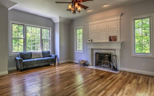 328 Southbury Rd, Roxbury CT 06783-1723 exterior