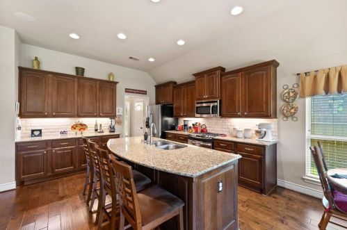 161 Frst Hts Ln, Montgomery TX 77316-2807 exterior