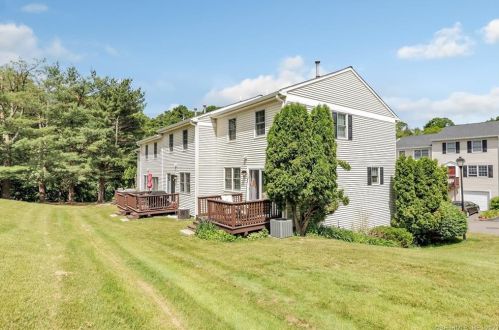 31 Cornerstone Dr, Derby CT 06418-1145 exterior