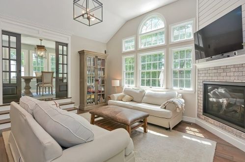 5 Maple Ln, Sutton MA 01590-1810 exterior