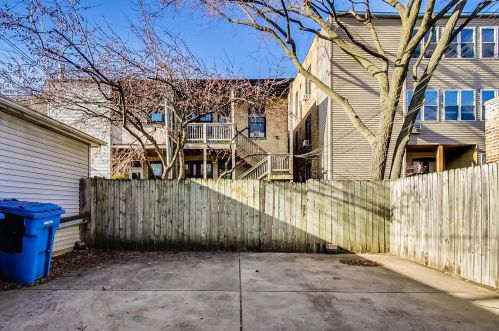 4053 Greenview Ave, Chicago IL 60626-4217 exterior