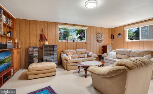 814 Whittington Ter, Silver Spring MD 20901-1056 exterior