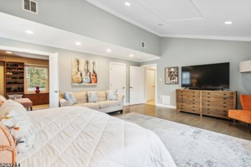 41 Cutter Dr, East Hanover NJ  07936-3047 exterior