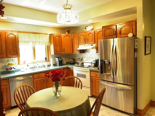 18 Ames St, Worcester MA 01610-2001 exterior