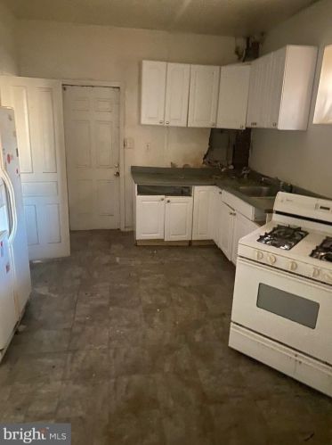 120 6 St, Darby PA 19023-2306 exterior