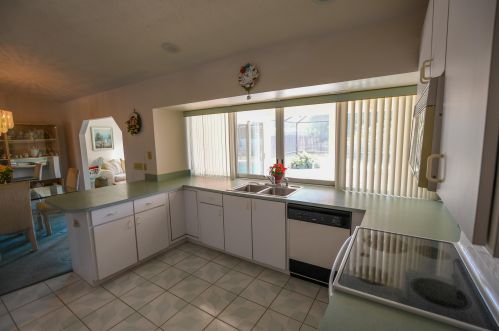 3106 Mall Ter, Fort Pierce FL 34984-6347 exterior