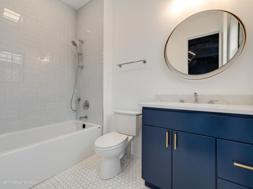 1943 Honore St, Chicago IL  60622-1044 exterior