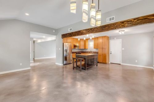 7300 Danwood Dr, Austin TX 78759-3755 exterior