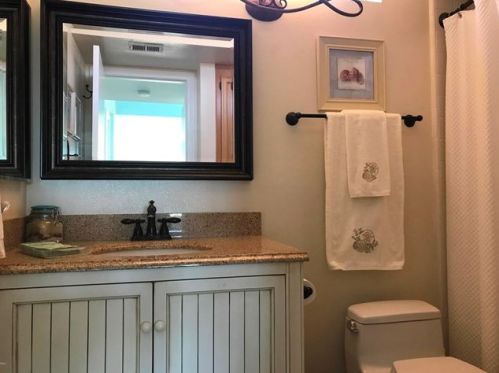 4760 San Sebastian Dr, Oxnard CA 93035-3640 exterior