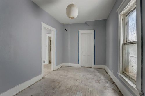 2443 Oakland Ave, Milwaukee WI  53211-4335 exterior