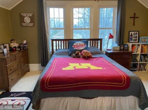 323 5th St, Litchfield MN 55355-1806 exterior