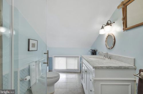 813 Crothers Ln, Rockville MD 20852-1104 exterior