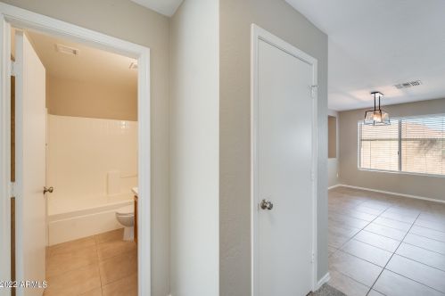 7104 31st Dr, Phoenix AZ  85041-9324 exterior