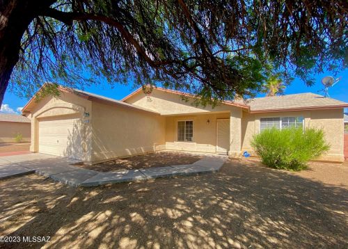 7805 Claremon Ave, Tucson AZ  85747-5133 exterior