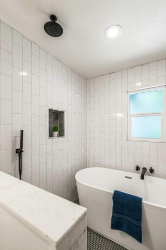 8902 Balcones Clb Dr, Austin TX 78750-3008 exterior