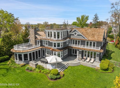 176 Shr Rd, Old Greenwich CT 06870-2121 exterior