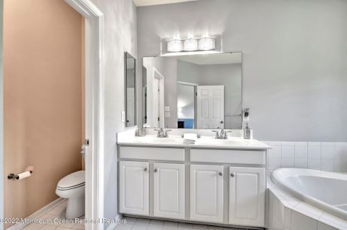 44 Pate Dr, Middletown NJ 07748-1700 exterior