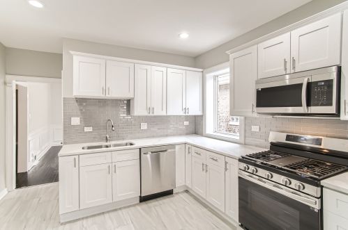 7614 Michigan Ave, Chicago IL  60619-2313 exterior