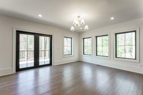 5666 Long Island Dr, Atlanta GA  30327-4842 exterior