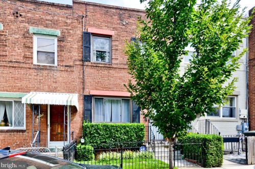 1324 Dexter Ter, Washington DC  20020-5204 exterior