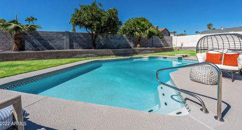 10618 26th St, Phoenix AZ  85028-2504 exterior