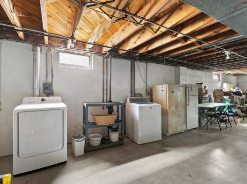 1325 16 St, Manitowoc WI 54220-5611 exterior