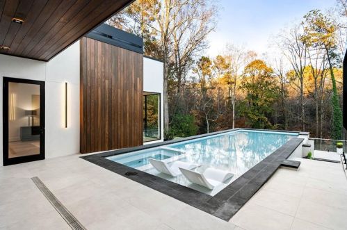 4645 Lake Forrest Dr, Atlanta GA  30342-2537 exterior