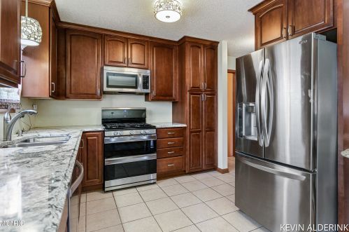 1892 56th St, Fennville MI 49408-8508 exterior