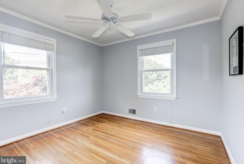 2998 Glenora Ln, Rockville MD 20850-3055 exterior